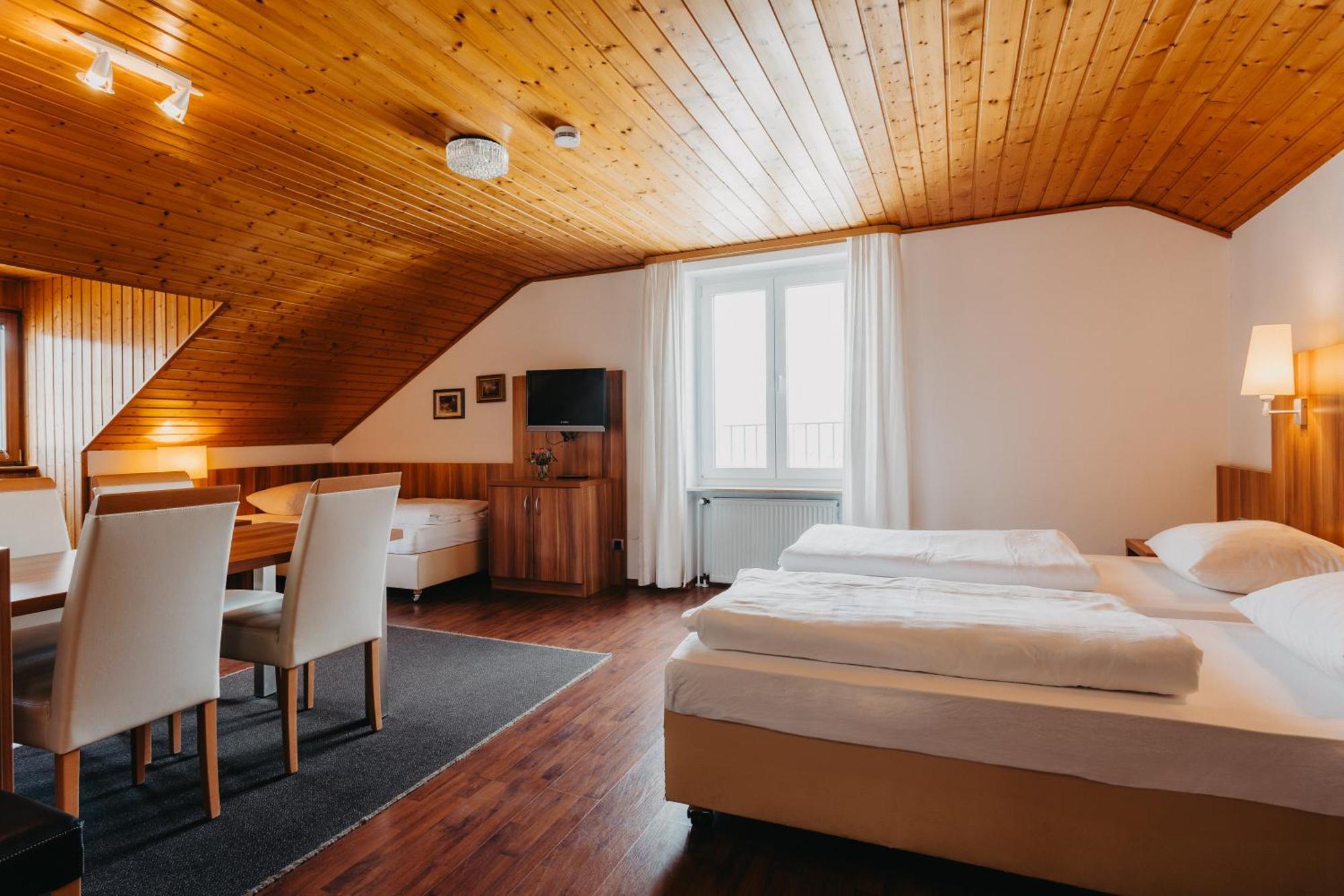 Hirschenwirt Hotel Eichstätt Buitenkant foto