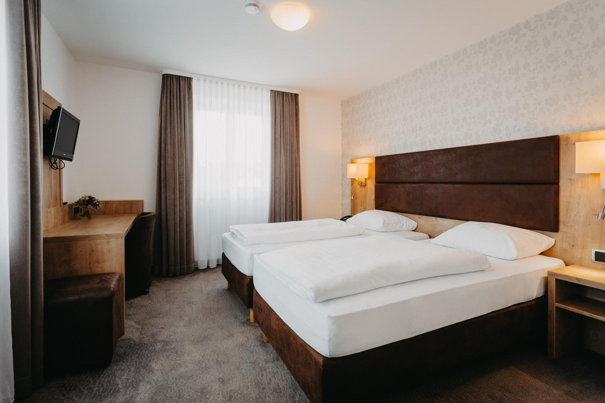 Hirschenwirt Hotel Eichstätt Buitenkant foto