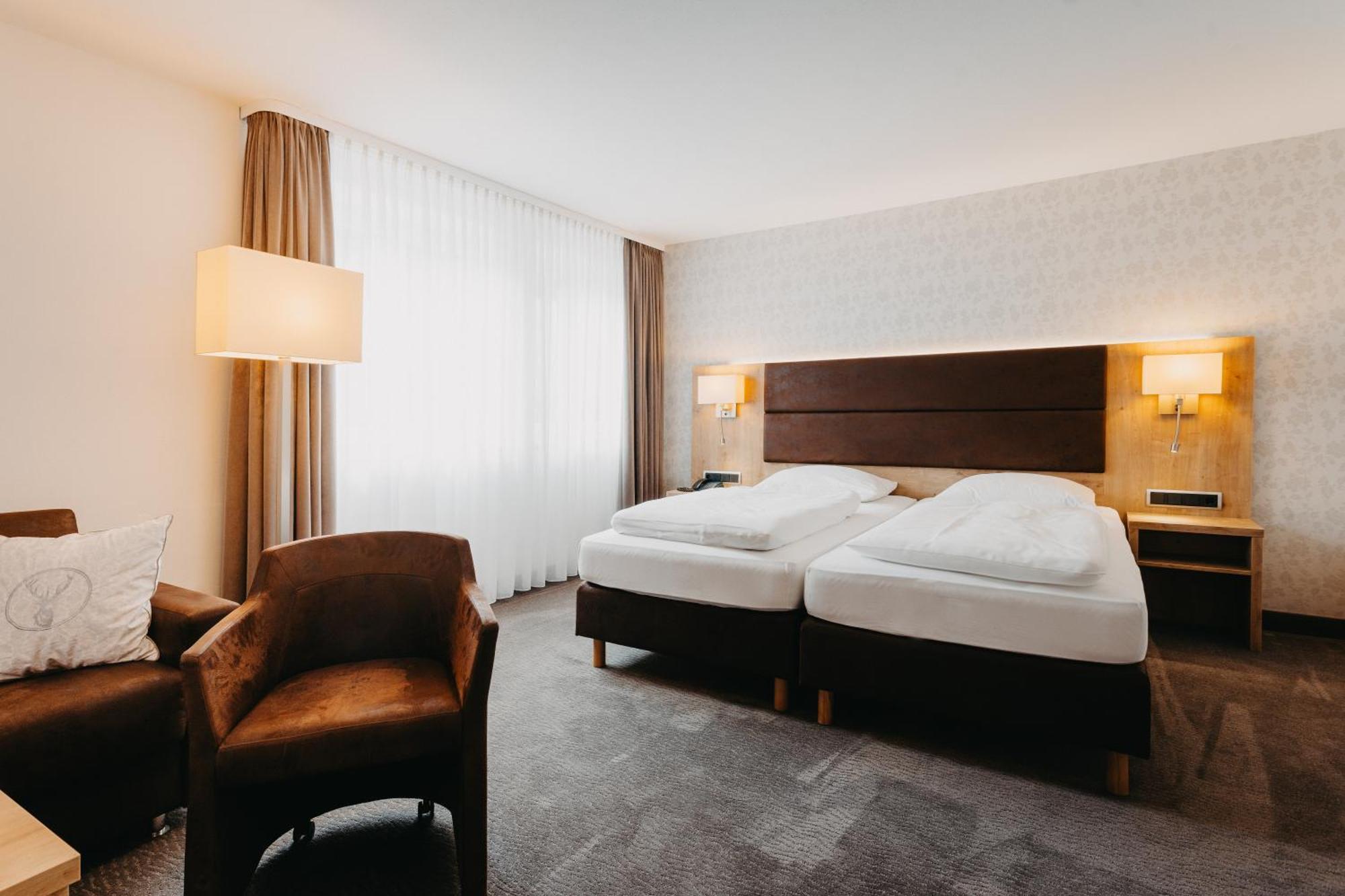 Hirschenwirt Hotel Eichstätt Buitenkant foto