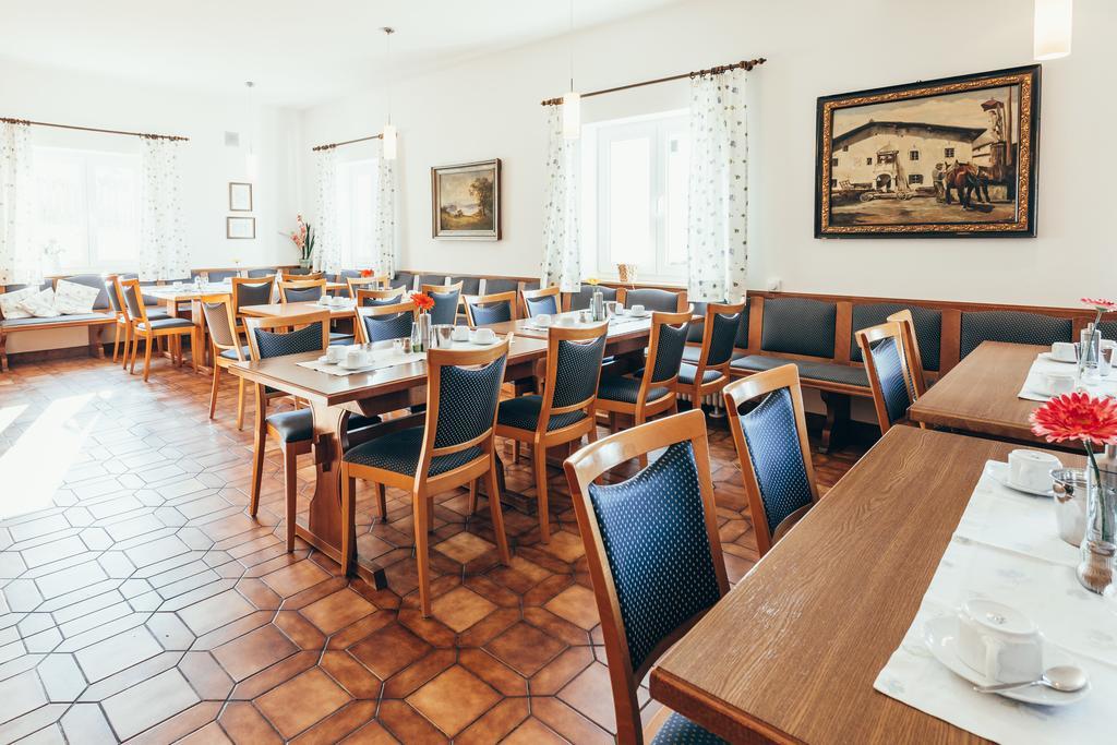 Hirschenwirt Hotel Eichstätt Buitenkant foto